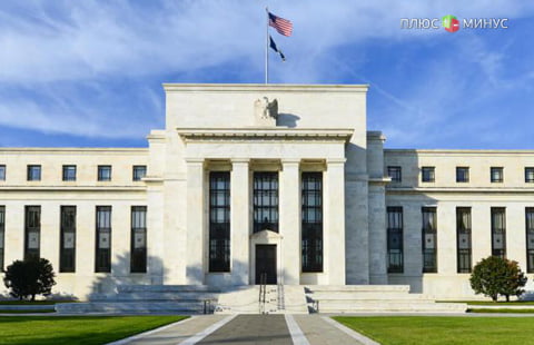 Протоколы ФРС оказали поддержку доллару США