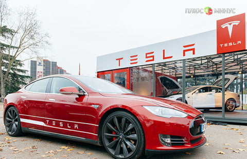 Tesla сохраняет лидерство на рынке автомобилей класса люкс