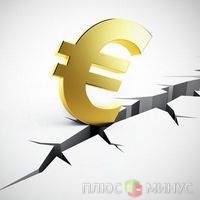 В пятницу наблюдается снижение евро по отношению к доллару