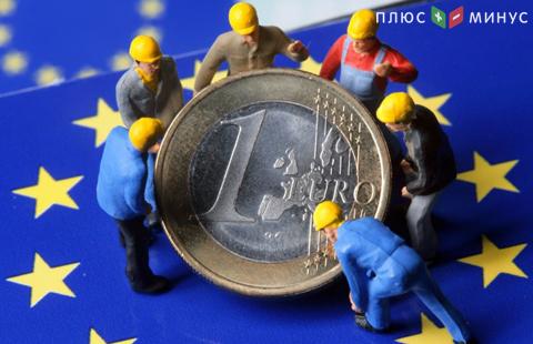 Евро падает из-за геополитических рисков