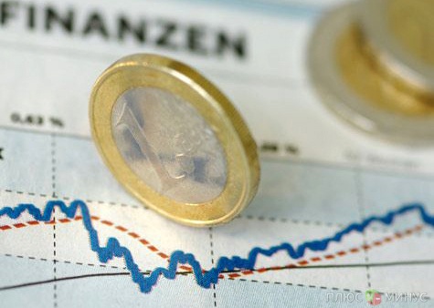 Евро скатывается на дно