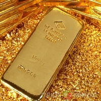 Цены на золото колеблются на новостях из Индии