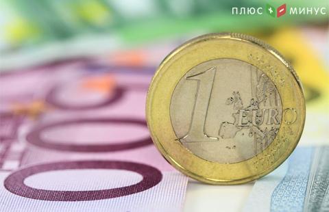Евро укрепился по отношению к доллару после победы Макрона