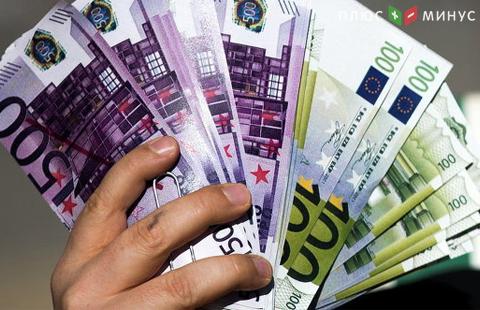 ЦБ повысил курс евро до 69,45 руб. ЦБ повысил курс евро до 69,45 руб.