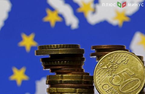 Евро находится под прессингом с началом новой недели