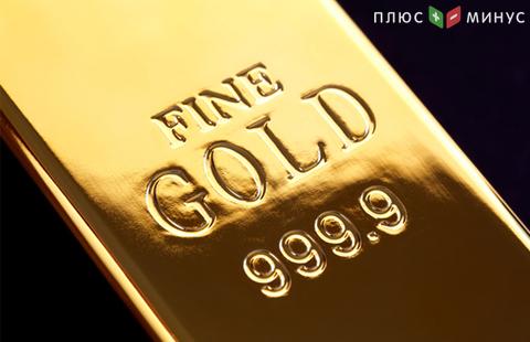 Золото снова тестирует максимумы