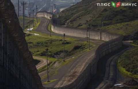 В США стартовали строительные работы по возведению прототипа стены на границе с Мексикой В США стартовали строительные работы по возведению прототипа стены на границе с Мексикой