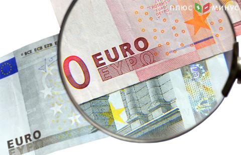 В начале недели евро снижается В начале недели евро снижается