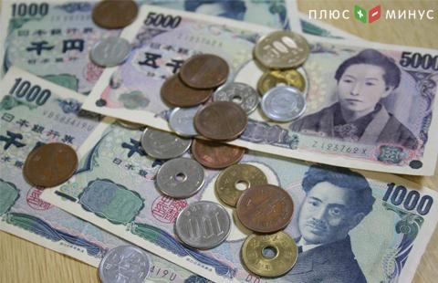 Японская нацвалюта умеренно дорожает к доллару и евро
