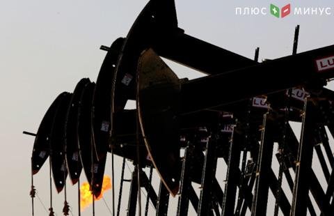 Нефть пошла на снижение из-за данных о запасах в США Нефть пошла на снижение из-за данных о запасах в США