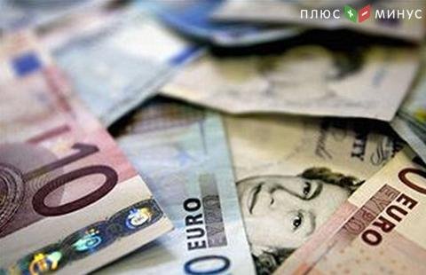 Евро продолжает дешеветь на итогах заседания ЕЦБ Евро продолжает дешеветь на итогах заседания ЕЦБ