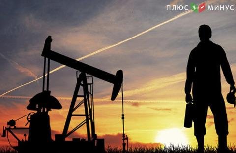 Нефть падает на данных из США Нефть падает на данных из США