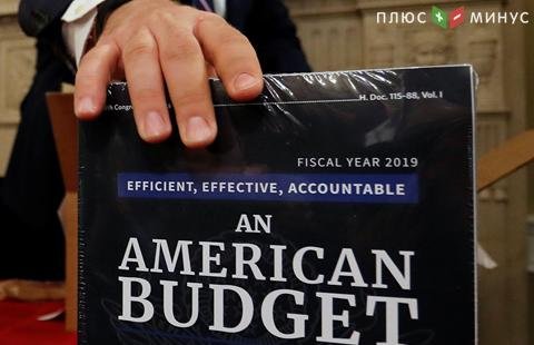 Дефицит бюджета США превысил уровень прошлого финансового года Дефицит бюджета США превысил уровень прошлого финансового года