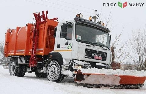 Из Москвы вывезли сотни самосвалов снега
