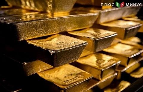 В преддверии заседания ФРС США золото падает в цене