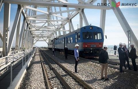 Запуск грузовых поездов в Крым позволит снизить стоимость топлива на полуострове Запуск грузовых поездов в Крым позволит снизить стоимость топлива на полуострове