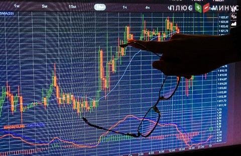 Новости о коронавирусе и слабые корпоративные отчеты толкают фондовые рынки вниз