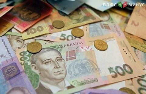 Нацбанк Украины потратил 700 млн долларов за неделю для спасения нацвалюты