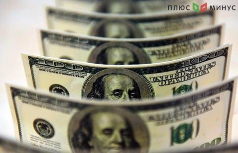 Доллар США проявляет стабильность к основным валютам