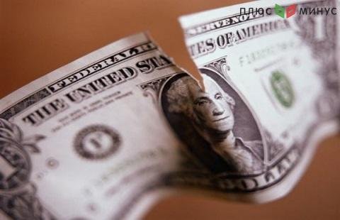 Доллар падает из-за неопределенного итога переговоров по принятию стимулов