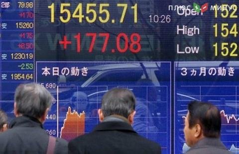 Японский рынок торгуется разнонаправленно, преимущественно снижаясь