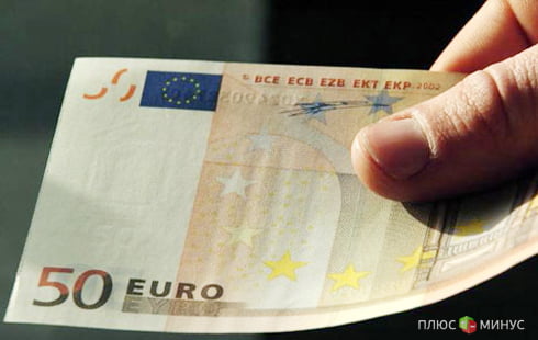 Евро пытается удержаться на волне
