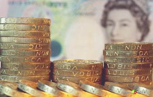 Британия обзаведется пластиковыми фунтами