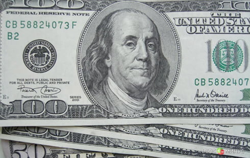 Новости из Японии и США расстроили доллар