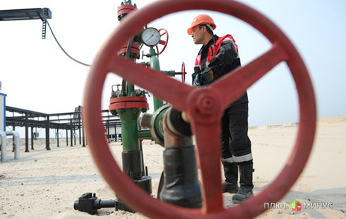 Нефть растет на фоне проблем со снабжением Нефть растет на фоне проблем со снабжением