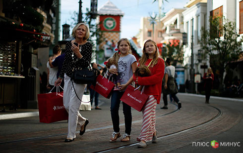 Кризис испортил американским покупателям настроение