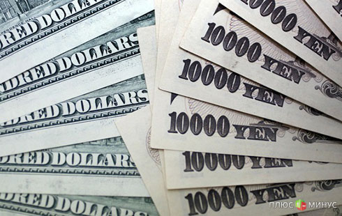 Доллар торговался около пятилетнего максимума против иены