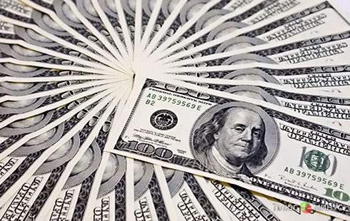 Доллар растет восьмой день подряд