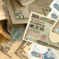 Курс иены к доллару снижается на фоне статистики из Японии