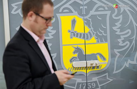 Тинькофф Банк запустил первый в России мобильный мессенджер с функцией денежных переводов