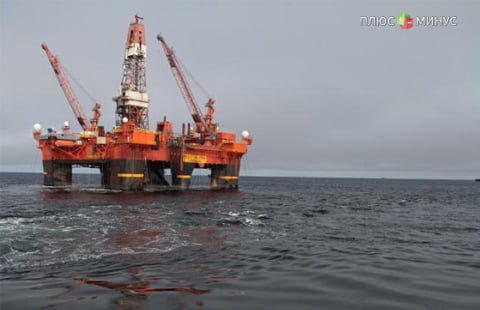 Рубль падает наперегонки с нефтью