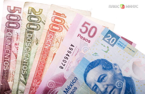 Валюта Мексики рекордно снизилась против доллара США